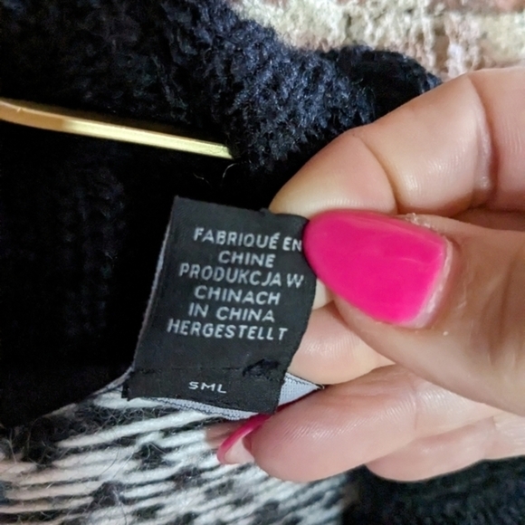 Tahari 3X Cozy Black and White Blanket Cardigan Sweater with Pockets - Picture 6 of 7